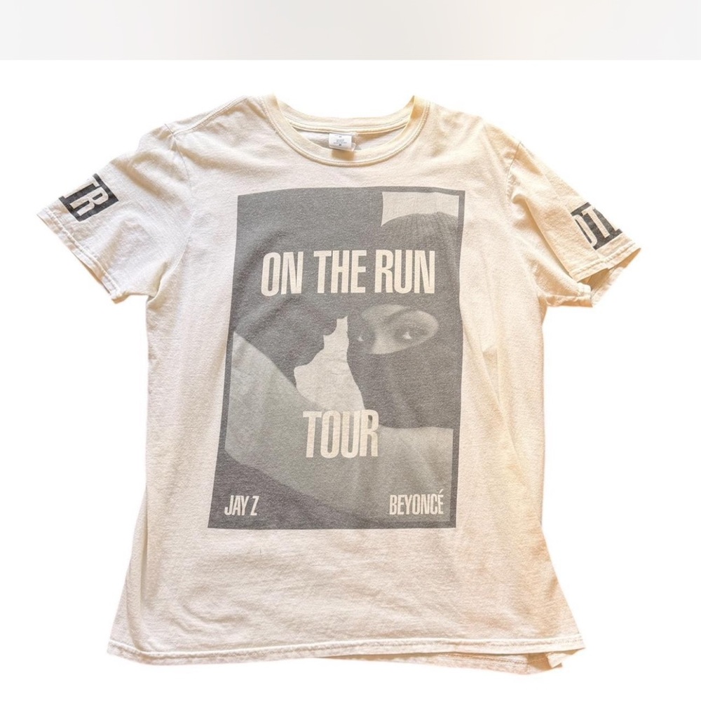 On The Run Tour Graphic T-Shirt